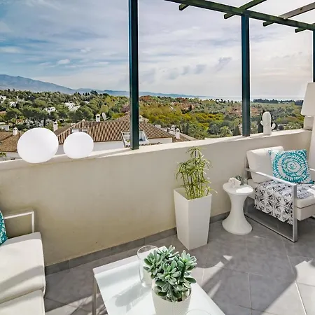 Sad-spacious 2 Bedroom Duplex Puerto Banus Apartment *