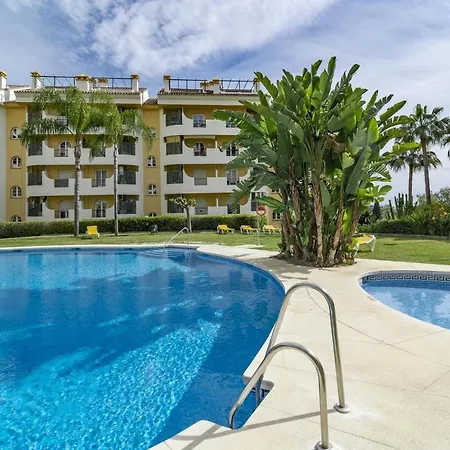 Sad-spacious 2 Bedroom Duplex Puerto Banus